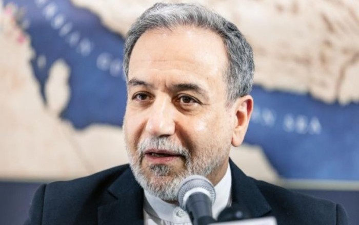 Арагчи заявил, что Иран не ведет переговоры с США