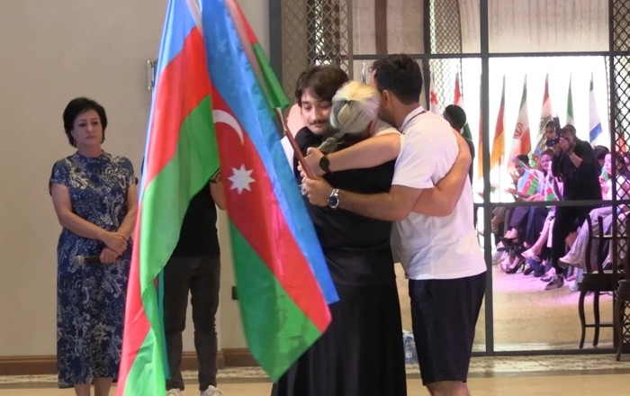 “Elə bil bu gün oğlumu qucaqladım...” - Video