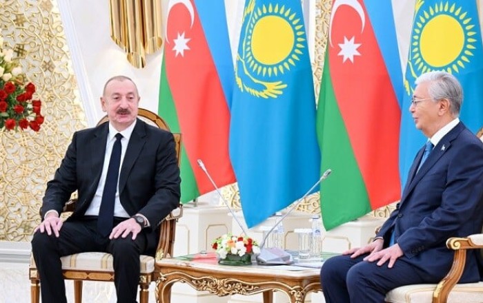 Aliyev met with President of Kazakhstan in Bishkek