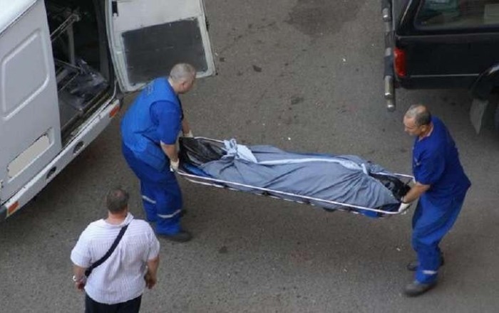 В Масаллы пожилой мужчина погиб, упав с дерева