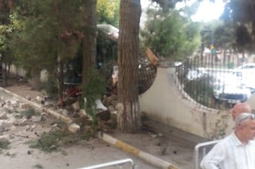 В Баку автобус протаранил три автомобиля - Видео