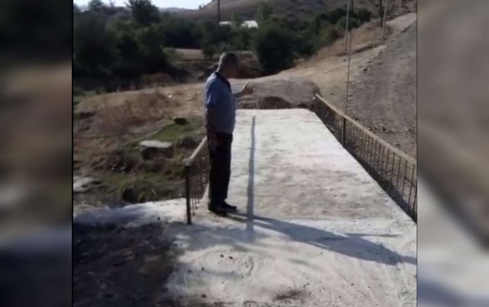 Tanınmış müğənni iki rayonu birləşdirən yol çəkdi   - VİDEO