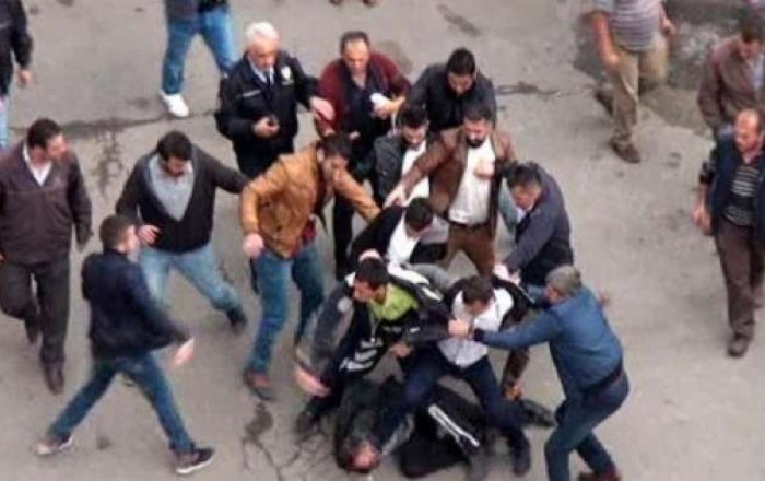 Gəncədə restoran qarşısında kütləvi dava:   ölən var