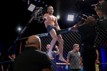 Azərbaycanlı idmançı UFC-də nadir fəndlə QALİB GƏLDİ - Döyüşün VİDEOSU