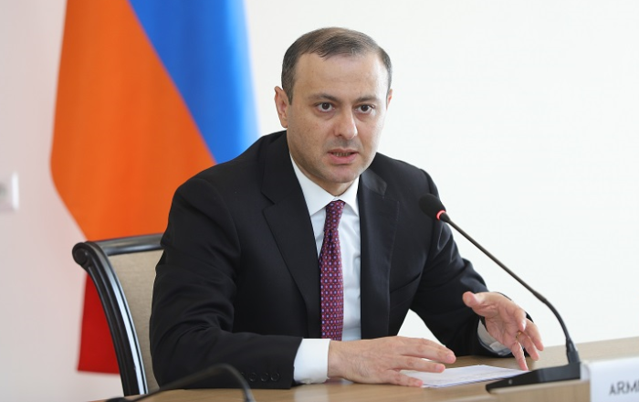 СМИ: Григорян оказался недоволен решением Пашиняна