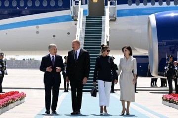 Президенты и первые леди сделали совместное фото