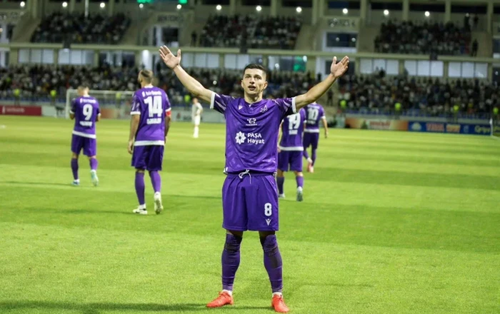 Meydandan qovuldu, şüşəni sındırıb xəstəxanalıq oldu: "Sumqayıt"ın futbolçu karyerasını bitirəcək? - RƏSMİ AÇIQLAMA