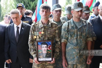 İtkin şəhidlər dəfn olunur - Fotolar - Yenilənir