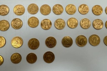 Пассажир из Стамбула спрятал в чемодане 30 старинных французских монет