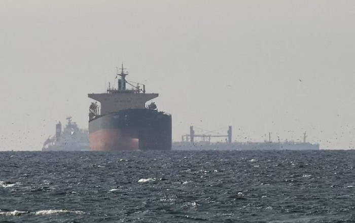 İraq neftini daşıyan tankerlər Hörmüz boğazından keçməyə başladı
