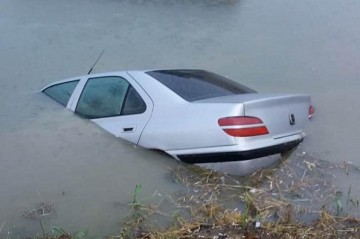 В Товузе машина упала в канал: погибли 2 человека