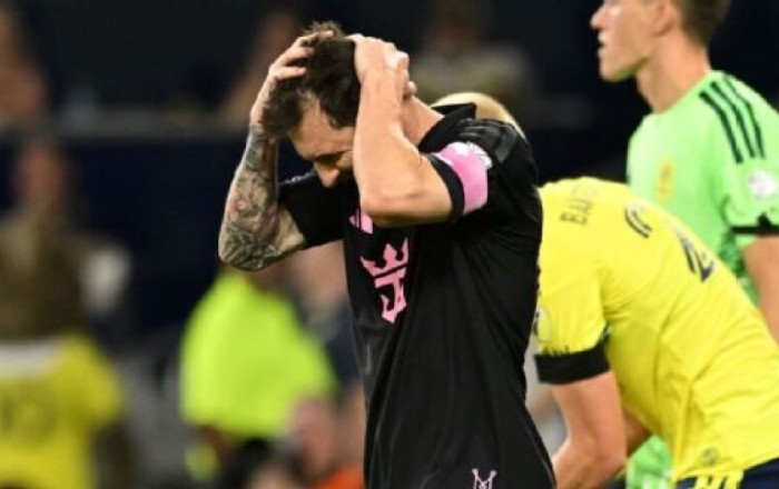 Messi penaltini qaçırdı, klubu darmadağın oldu - VİDEO