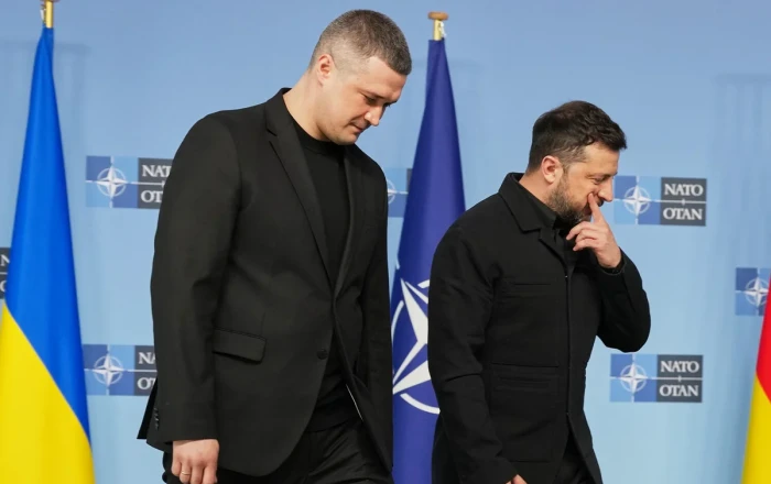Экс-глава минобороны Украины потребовал от Зеленского вернуть его на пост