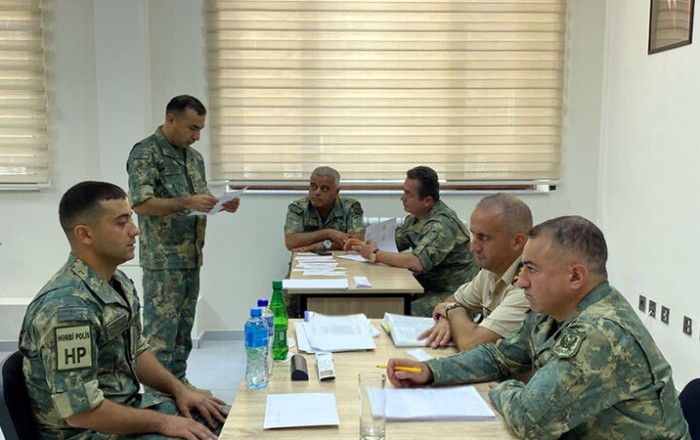 Hərbi qulluqçular üçün sınaq imtahanları keçirilir -