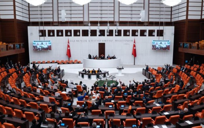 Türkiyədə yetkinlik yaşına çatmayanlara da ömürlük həbs cəzası veriləcək?