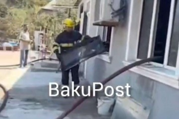 Sumqayıtda ev yanıb külə döndü   -