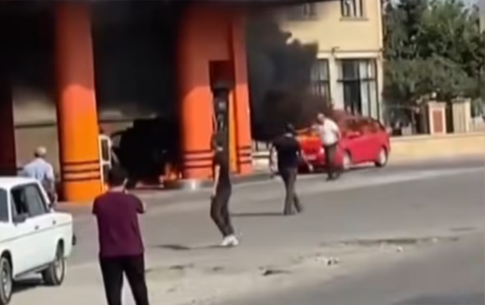 Elə riskə getdi ki, faciənin qarşısını aldı - Video