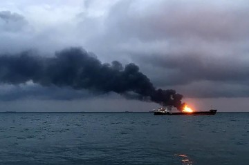 Drone attack damages Turkish-operated vessel - Video