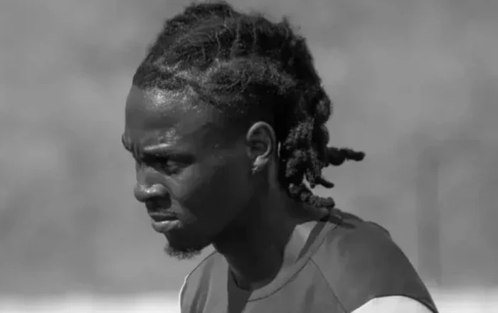 Meydanda faciə - Huşunu itirən futbolçu öldü