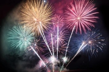 27 injured after fireworks accident in Spain - Video