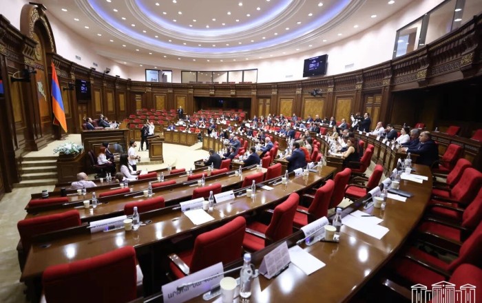 Ermənistan parlamentində kritik gün: Növbədənkənar iclas çağırıldı
