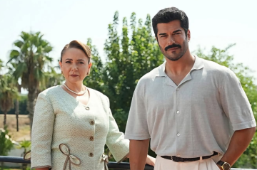 “Ana-oğul” arasındakı 9 yaş fərqi müzakirə yaratdı -