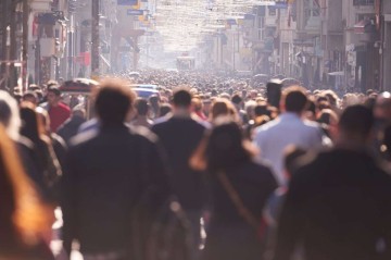 Alimlərdən TƏKLİF: Dünya əhalisinin sayı yarıya endirilsin!