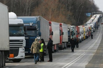 На границе Украины с ЕС застряли более семи тысяч фур