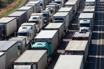 Azərbaycan TIR-ları Ermənistan məhsullarını İran malı kimi Rusiyaya daşıyıb - QALMAQAL