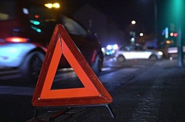 “Opel” idarəetmədən çıxaraq aşdı - 3 nəfər xəsarət aldı