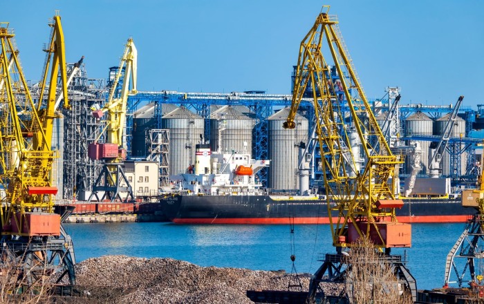 Limanların boş qalmasına görə 1,75 milyard dollar itirdilər