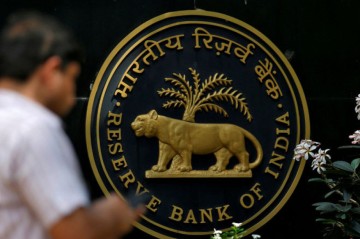 India's forex reserves rise to record high