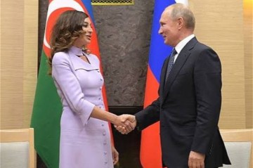 Владимир Путин поздравил Первого вице-президента Мехрибан Алиеву