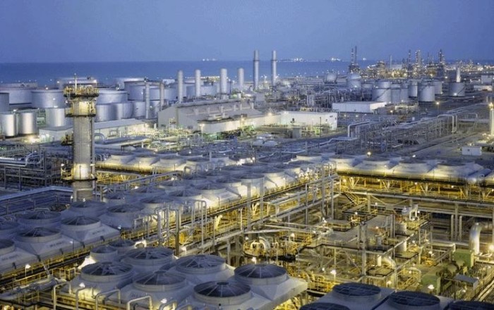 Saudi Aramco заработала почти 33 млрд долларов за квартал