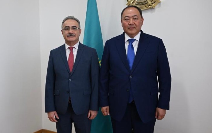 Qazaxıstan XİN rəhbərinin müavini Azərbaycan səfirinin etimadnaməsini qəbul edib