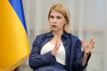 Ukrainian court sets $130,000 bail for ex-ambassador to US