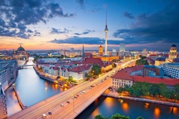 Germany investigates arms cache found near Berlin