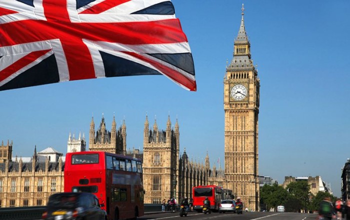 Лидер партии Restore Britain предложил Фаражу объединиться для победы над лейбористами
