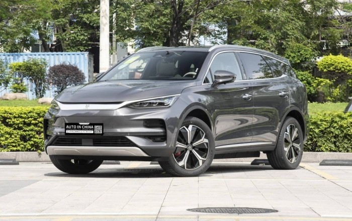 Китайский автопром уходит на экспорт на фоне обвала внутреннего рынка