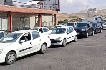 Təbrizdə benzin qıtlığı uzun növbələr yaratdı - Video