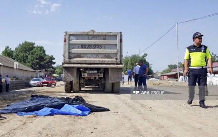 В Гусаре грузовик сбил пешехода