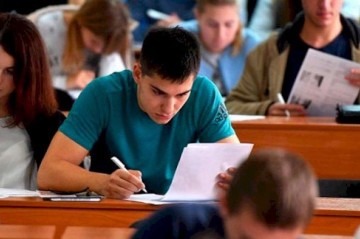 Özəl universitetlərə tələbat kəskin azalıb - AÇIQLAMA