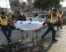 Suicide bombing kills seven near Pakistan police station