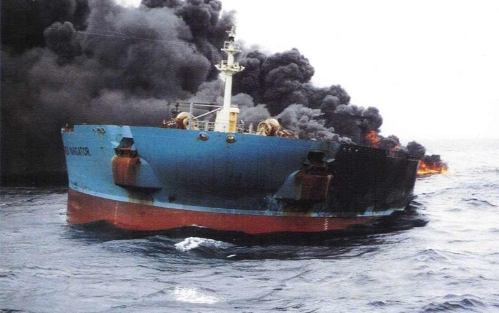 5 dead, 41 missing, after Indonesia ferry catches fire - Video