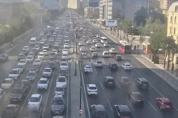 Bakıda 15 yolda tıxac müşahidə olunur