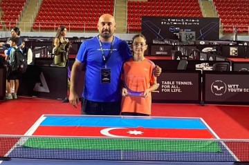Stolüstü tennisçimiz Fransada qızıl medal qazandı - Foto