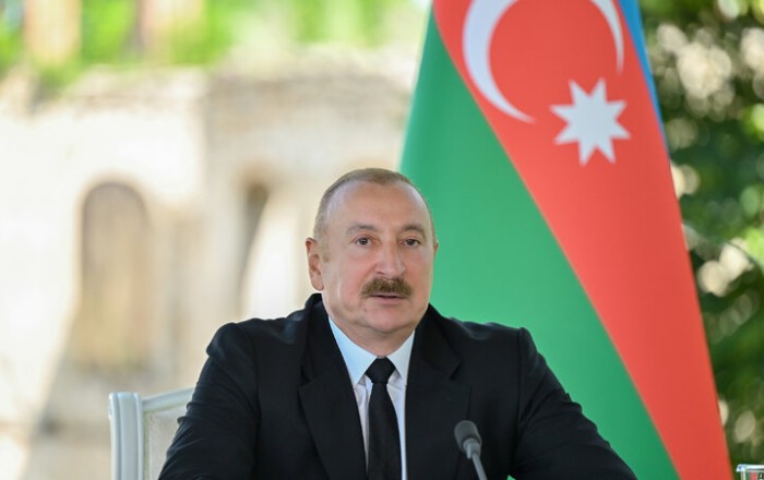 Prezidentdən Rəqəmsal İnkişaf və Nəqliyyat Nazirliyi ilə bağlı