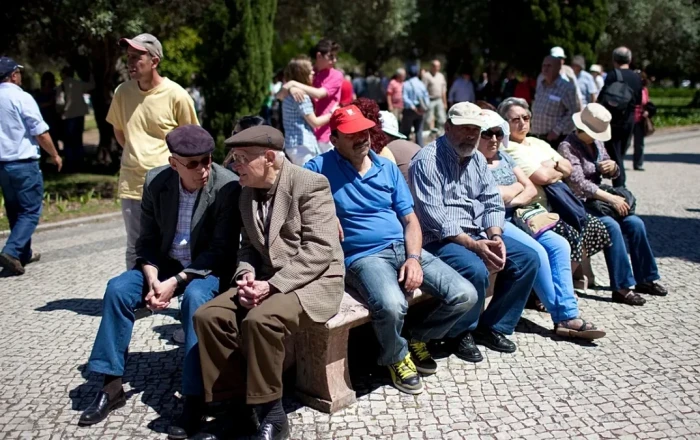 Macarıstanda qocalığa görə minimum pensiyalar dörd dəfədən çox artırılacaq
