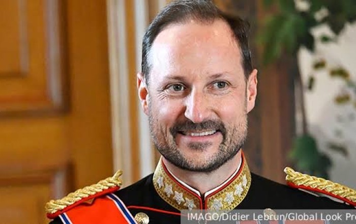 Norveçin yeni kralı o oldu