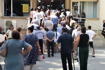 Депутат пообещал серьезно заняться проблемой длинных очередей в медучреждениях